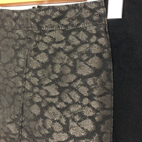 Aritzia Talula Mini Skirt Size 8 i14 - Picture 2 of 6